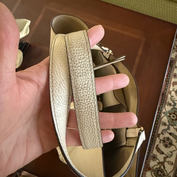 Tory Burch EUC Cream Leather Tote Bag - Picture 11 of 17